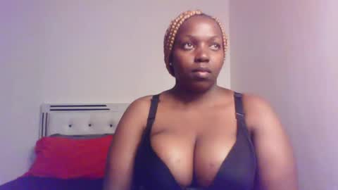 Snapshot of queen_melanine chatting on 4, 4, 2026 QUEEN online show from 4, 4, 2026