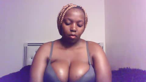 Snapshot of queen_melanine chatting on 16, 4, 2026 QUEEN online show from 16, 4, 2026