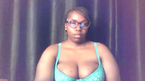 Snapshot of queen_melanine chatting on 5, 6, 2026 QUEEN online show from 5, 6, 2026