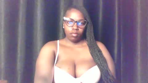 Snapshot of queen_melanine chatting on 7, 6, 2026 QUEEN online show from 7, 6, 2026