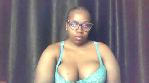 Snapshot of queen_melanine chatting on 12, 6, 2026 QUEEN online show from 12, 6, 2026