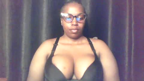 Snapshot of queen_melanine chatting on 18, 6, 2026 QUEEN online show from 18, 6, 2026