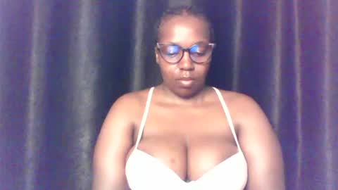 Snapshot of queen_melanine chatting on 29, 6, 2026 QUEEN online show from 29, 6, 2026