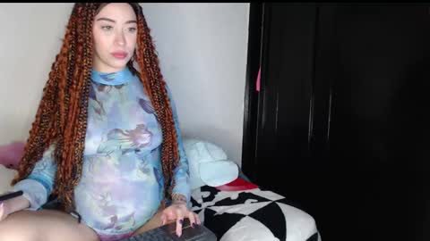 queen_of_m111lk online show from 13, 11, 2025