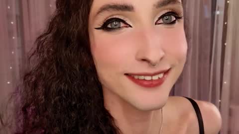 Snapshot of queen_of_tease chatting on 17, 9, 2025 queen_of_tease online show from 17, 9, 2025