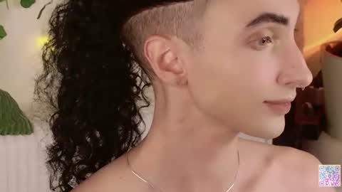 Snapshot of queen_of_tease chatting on 4, 8, 2026 queen_of_tease online show from 4, 8, 2026