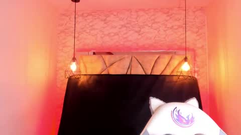   online show from 21, 2, 2025