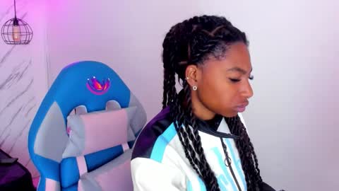   online show from 3, 11, 2025