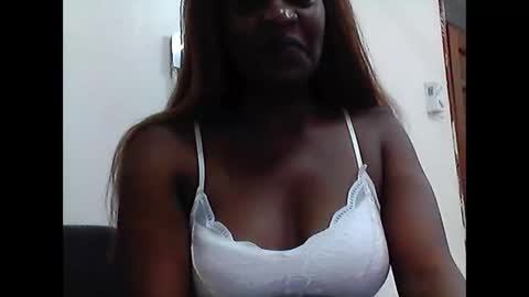 Snapshot of queen_tess1 chatting on 13, 2, 2025 queen_tess1 online show from 13, 2, 2025
