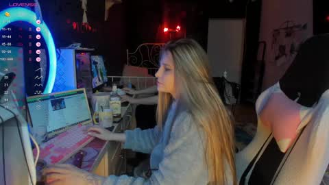 Snapshot of queenafina chatting on 25, 5, 2026 Kim online show from 25, 5, 2026