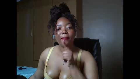 Snapshot of queenbebony2 chatting on 12, 5, 2026 Queenbebony2 online show from 12, 5, 2026