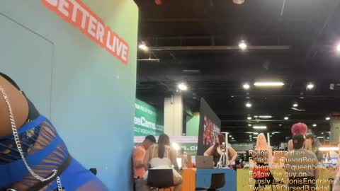 QueenBee online show from 12, 4, 2026