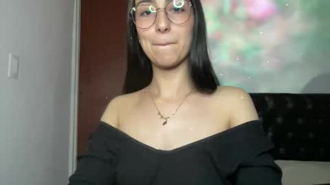 Snapshot of queenbyte_18 chatting on 1, 5, 2026 queenbyte_18 online show from 1, 5, 2026