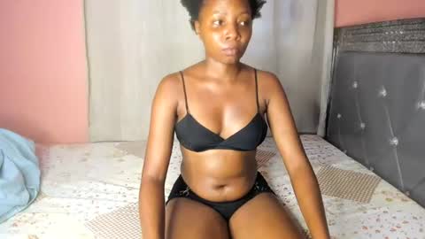 Snapshot of queenchloe1 chatting on 2, 7, 2026 queenchloe1 online show from 2, 7, 2026