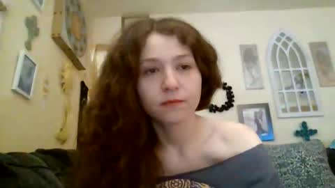 queencrimsonlvx online show from 31, 5, 2026