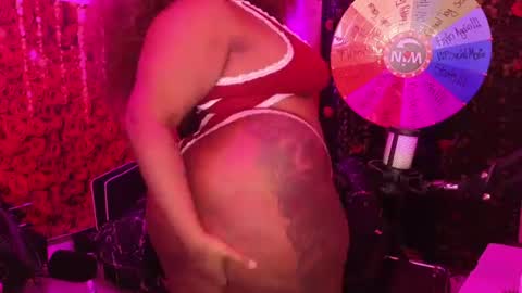 Snapshot of queencroze chatting on 22, 6, 2026 Queen Cherise Roze online show from 22, 6, 2026