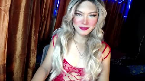 Snapshot of queenfcker1st chatting on 19, 7, 2026 Be my property Sabrina online show from 19, 7, 2026