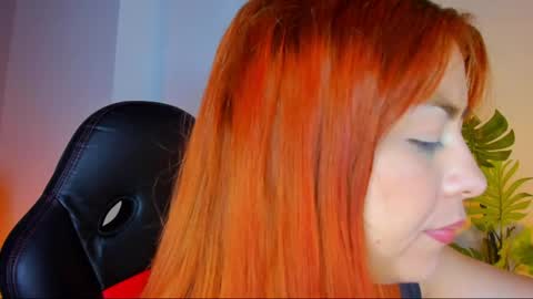 Snapshot of queengrett chatting on 8, 5, 2026 Queen online show from 8, 5, 2026