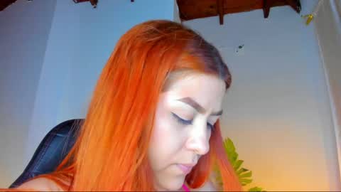 Snapshot of queengrett chatting on 19, 5, 2026 Queen online show from 19, 5, 2026