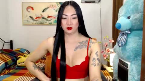 QUEEN online show from 1, 12, 2025