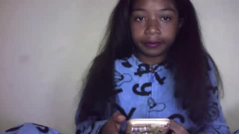 queennaya online show from 10, 7, 2026