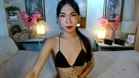 queennira online show from 13, 6, 2026