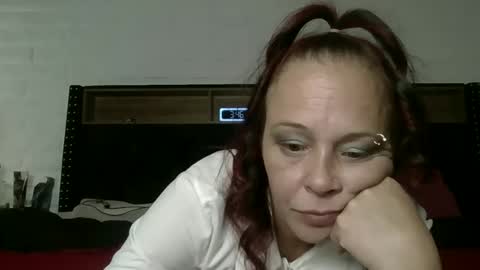 Snapshot of queenofmen69 chatting on 12, 5, 2026 queenofmen69 online show from 12, 5, 2026