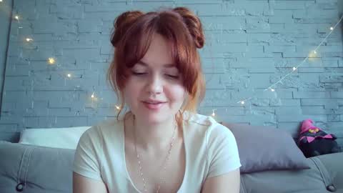 Snapshot of queenofmodels chatting on 4, 3, 2025 QueenOfModels online show from 4, 3, 2025