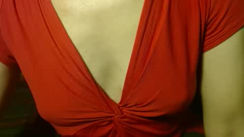 Snapshot of queenoftenderness chatting on 5, 5, 2026 queenoftenderness online show from 5, 5, 2026