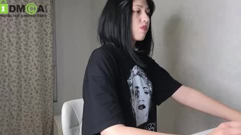 Snapshot of queenofwandss chatting on 15, 9, 2025 follow my new insta online show from 15, 9, 2025