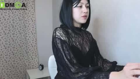 Snapshot of queenofwandss chatting on 17, 9, 2025 follow my new insta online show from 17, 9, 2025