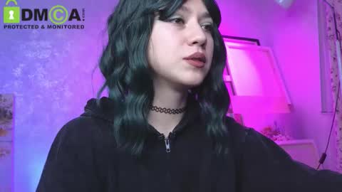 Snapshot of queenofwandss chatting on 1, 11, 2025 follow my new insta online show from 1, 11, 2025