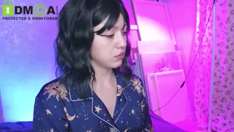 Snapshot of queenofwandss chatting on 19, 11, 2025 follow my new insta online show from 19, 11, 2025