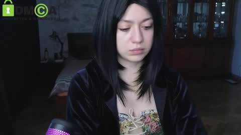 Snapshot of queenofwandss chatting on 14, 12, 2025 follow my new insta online show from 14, 12, 2025