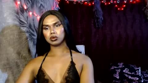 queenpinayebony_xx online show from 10, 7, 2026