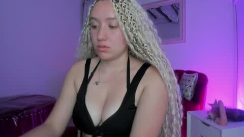 Queen Rose  online show from 21, 1, 2025