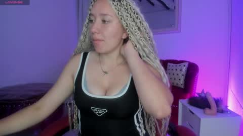 Queen Rose  online show from 31, 1, 2025