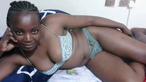 Snapshot of queensassy38 chatting on 15, 4, 2026 Sassy online show from 15, 4, 2026