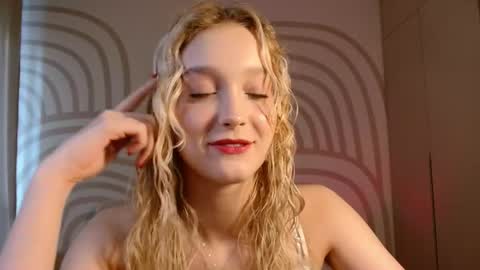Snapshot of queenserenaaa chatting on 7, 6, 2026 Serena XoXo online show from 7, 6, 2026