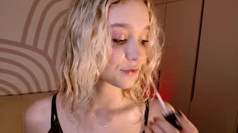 Snapshot of queenserenaaa chatting on 4, 7, 2026 Serena XoXo online show from 4, 7, 2026