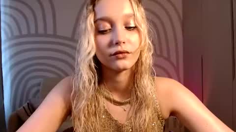 Snapshot of queenserenaaa chatting on 6, 7, 2026 Serena XoXo online show from 6, 7, 2026