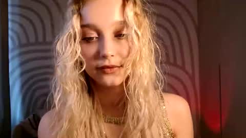 Snapshot of queenserenaaa chatting on 7, 7, 2026 Serena XoXo online show from 7, 7, 2026
