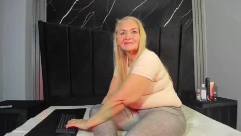 queenstarhyl online show from 4, 3, 2026