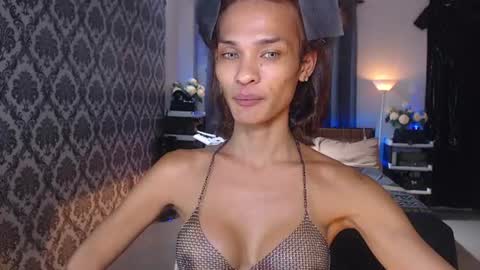 Snapshot of queenvalentinats chatting on 13, 6, 2026 ValentinaMoone online show from 13, 6, 2026