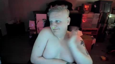 Snapshot of queersuccubus chatting on 26, 9, 2025 Liz Lezzistrata online show from 26, 9, 2025