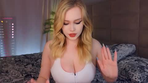Snapshot of quennacindy chatting on 3, 2, 2025 Teri My favorite vibes 77 101 222 666 online show from 3, 2, 2025