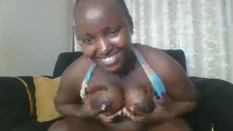 Snapshot of quinn_ce_ chatting on 12, 11, 2025 quinn_ce_ online show from 12, 11, 2025