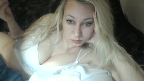 Snapshot of qwertyuio71919 chatting on 14, 6, 2026 qwertyui online show from 14, 6, 2026