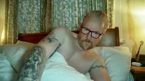 Snapshot of r_o_h_a_n_r_o_o_m chatting on 17, 12, 2025 r_o_h_a_n_r_o_o_m online show from 17, 12, 2025