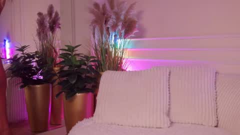 rachel_quinn_ online show from 19, 7, 2026